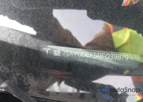 2024 Tesla Model Y Performance Dual Motor All-Wheel Drive z USA, uszkodzony, nr VIN 7SAYGDEF5RF039879